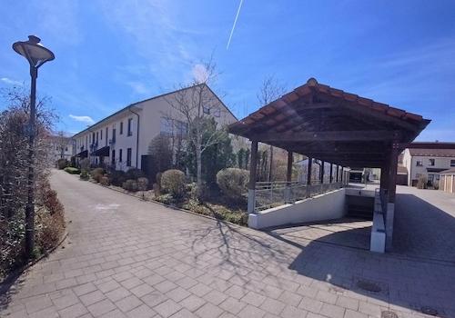 Tiefgarageneinfahrt am Garten