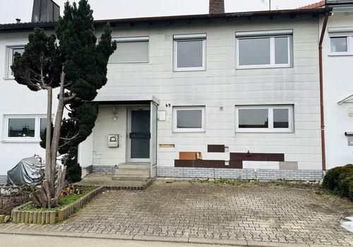 Vorderansicht + Stellplatz