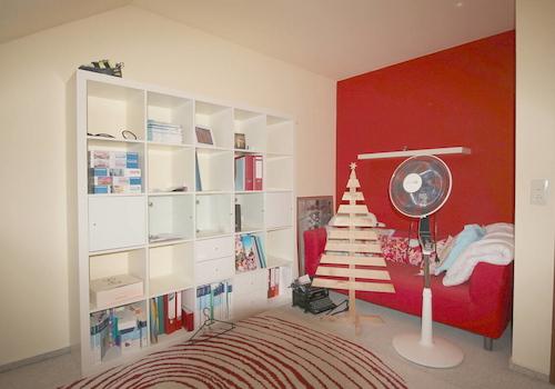 Relaxbereich mit Sofa u. mögl. Ki.zimmer DG