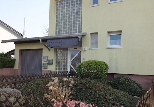 Eingangsbereich und Garage 