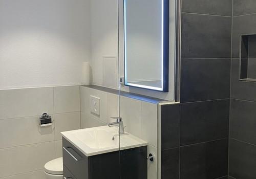 Bad, ebenerdige Regendusche