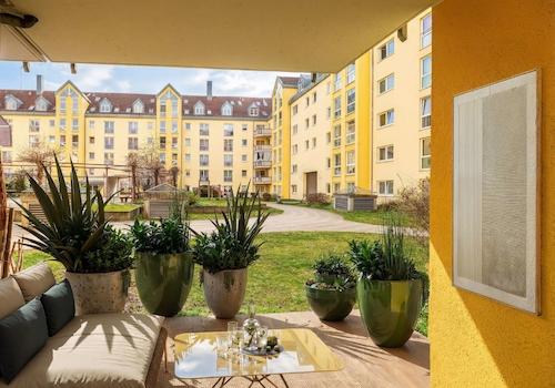 Terrasse virtuell  möbliert