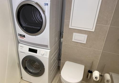 Bad mit Waschmaschine/Trockner