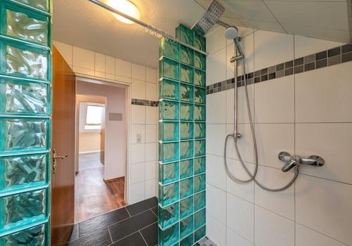 Duschbad Dachgeschoss