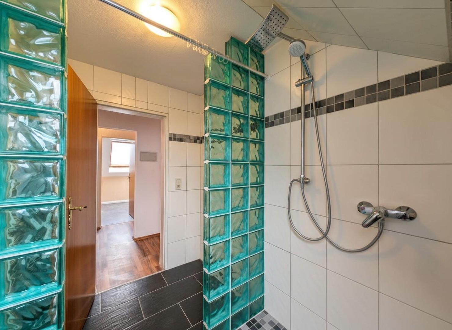 Duschbad Dachgeschoss