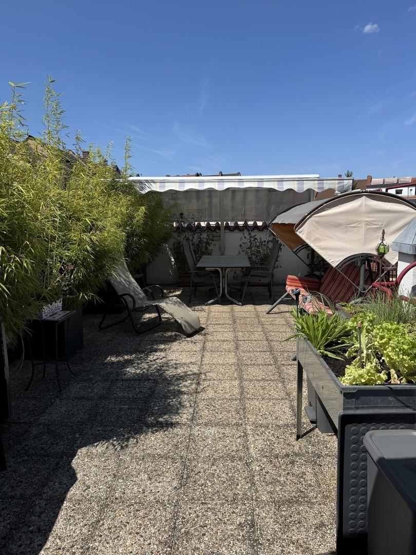 Grosse Sonnenterasse