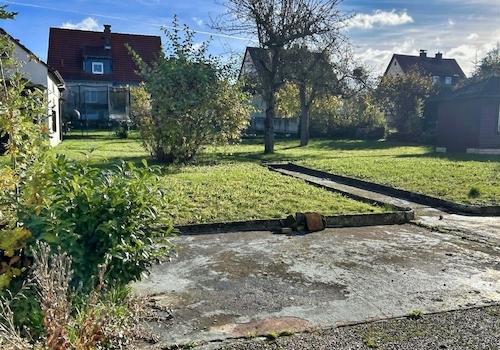 großes, ebene Gartengrundstück