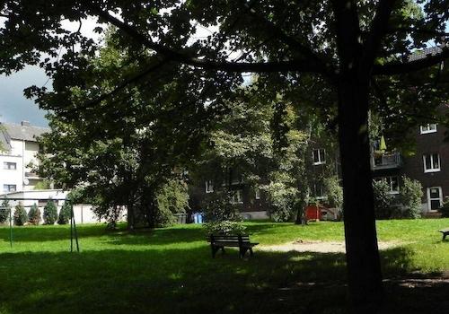 Grünanlage hinter dem Haus