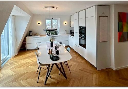 Küche und Essbereich