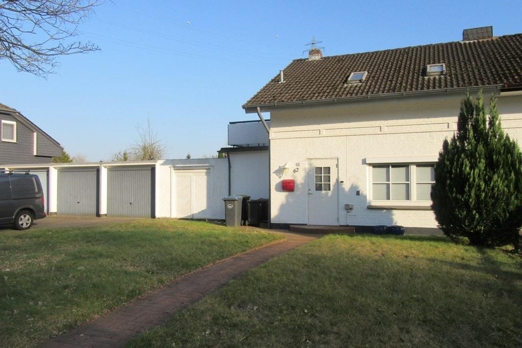 Blick von der Strasse