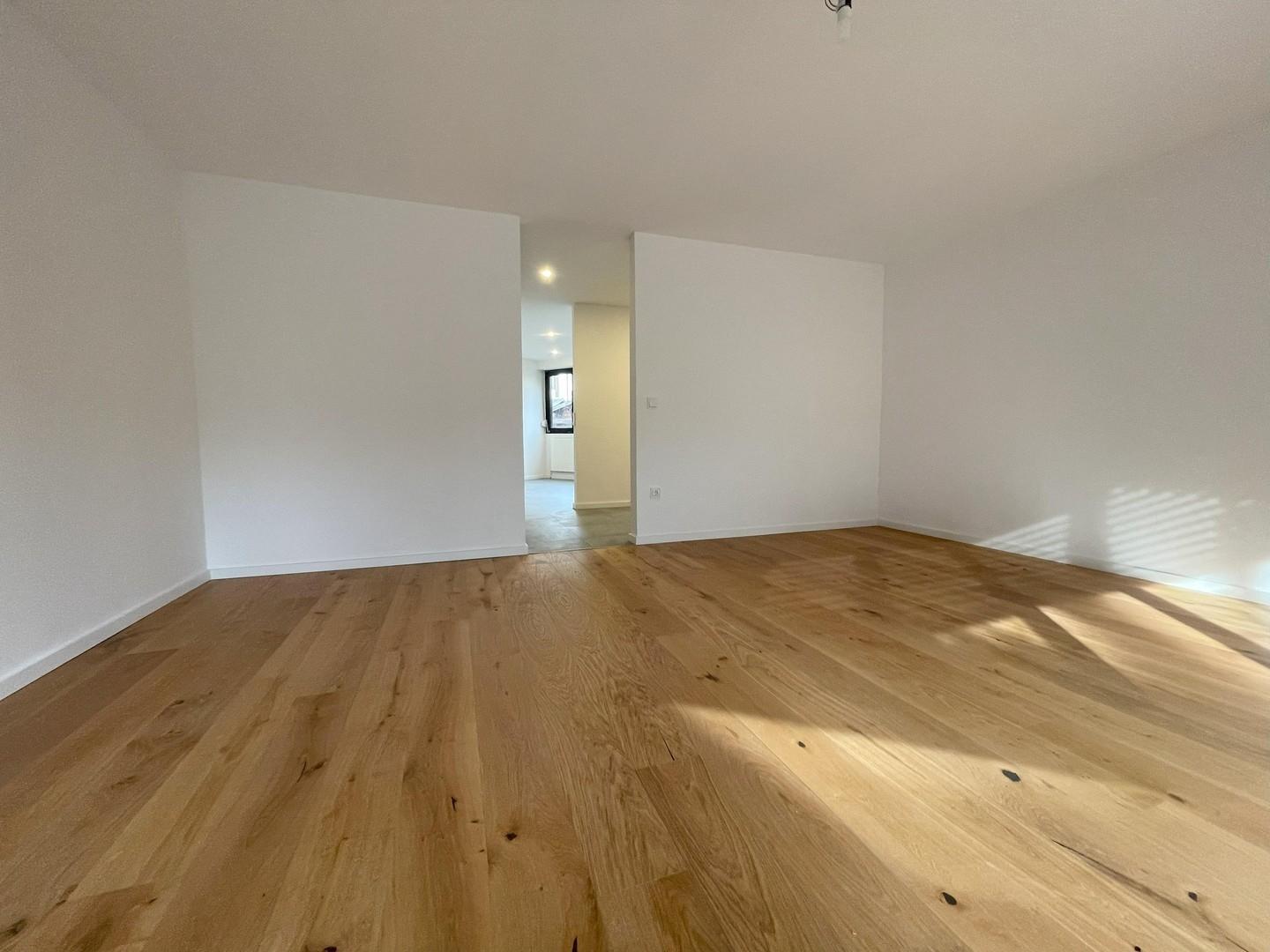 Wohnzimmer mit Echtparkett