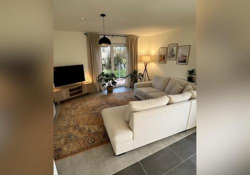 Einrichtungsbsp. KI generiert