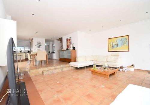 Erdgeschoß-Wohnraum