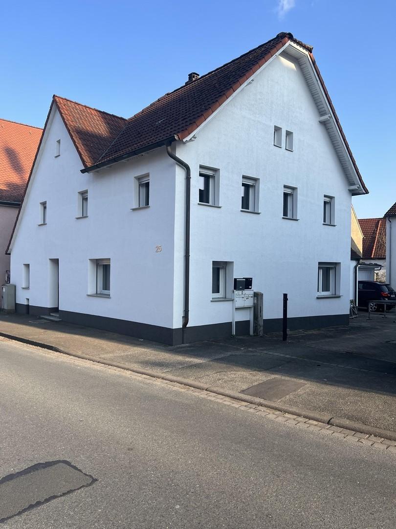 Haus Vorne und seitlich
