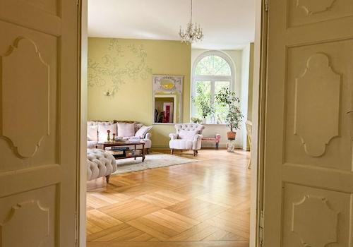 Blick ins Wohnzimmer