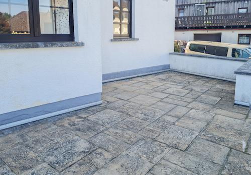 Terrasse vor der Tür