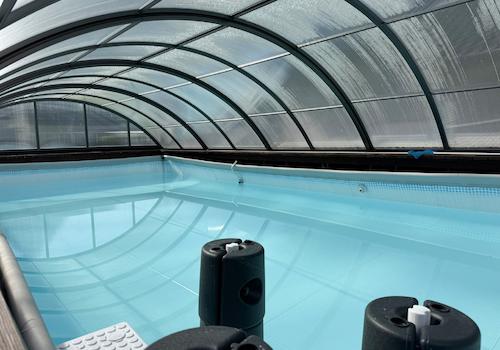 Überdachter Pool