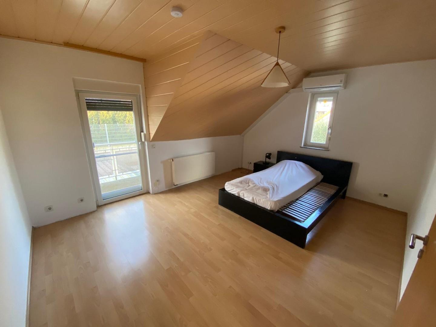 Schlafzimmer 1