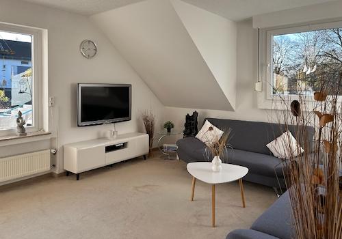 helles Wohnen mit Balkon