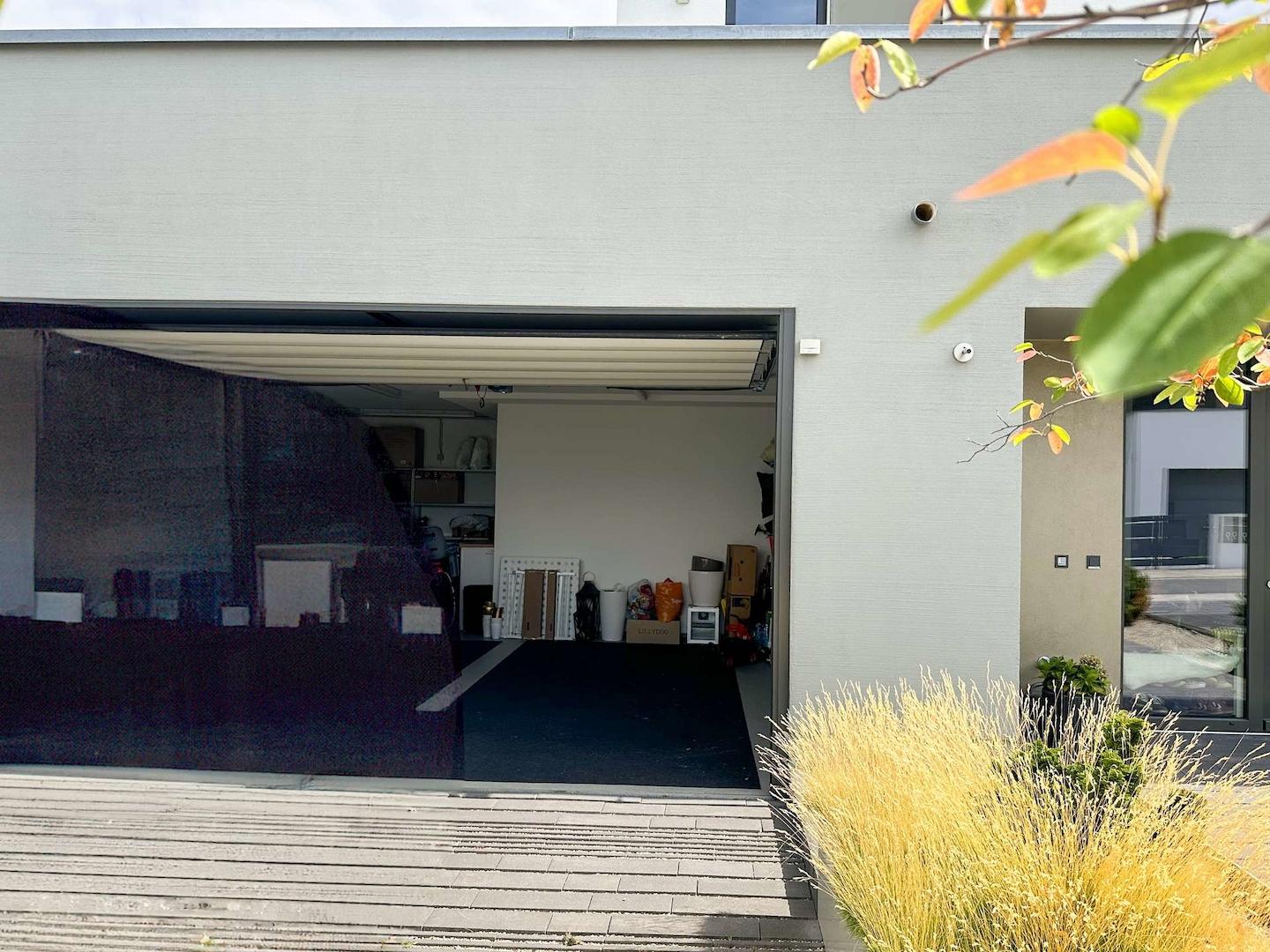 Massive Doppelgarage