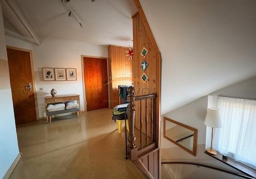 Flur - (KI generiert)