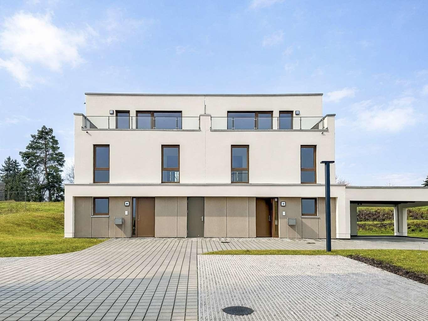 Neubau-Doppelhaushälfte