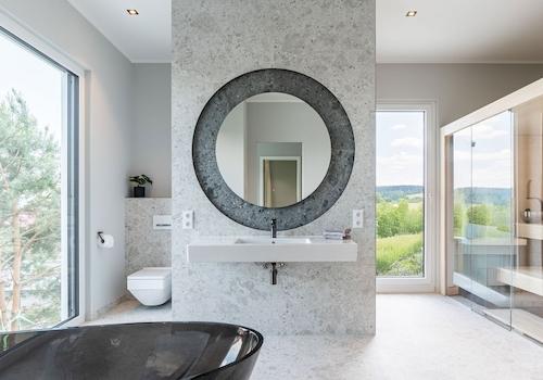 Offenes Masterbad mit Sauna