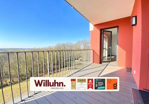 Titelbild_Großer Balkon mit tollem Blick