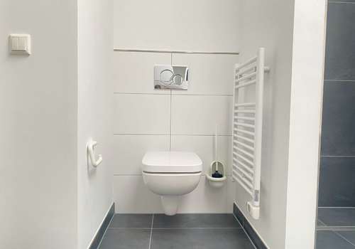 Moderne Ausstattung im Bad