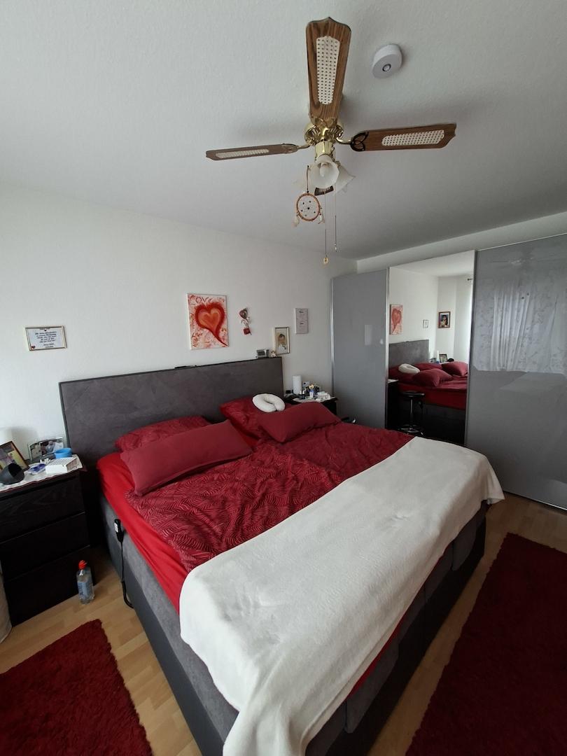 großes Schlafzimmer