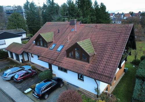 5241 - Ansicht mit Stellplätzen