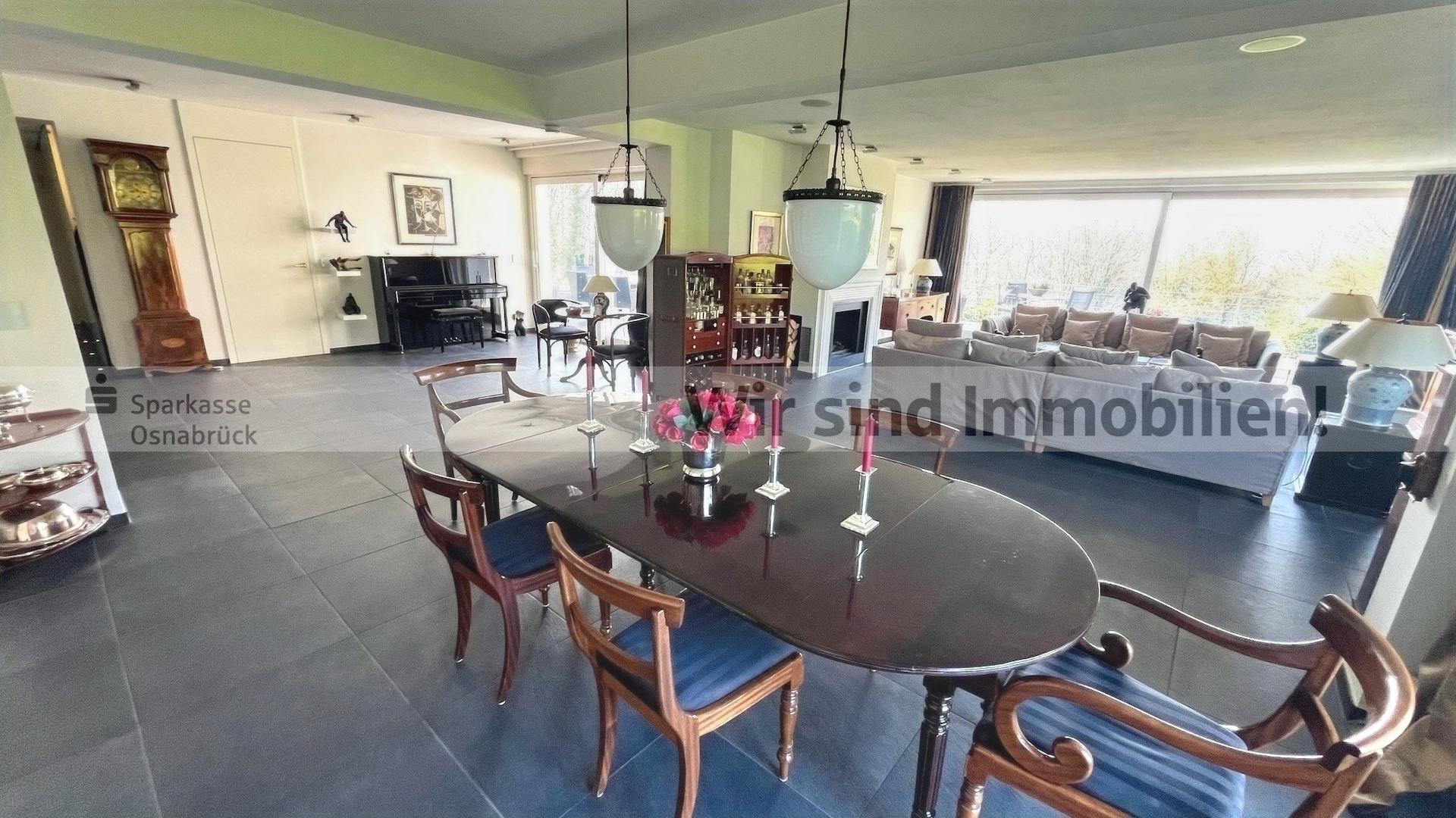 Großes Wohn-/Esszimmer