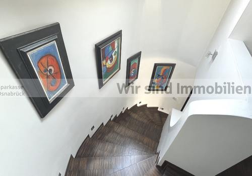 Treppe ins Obergeschoss