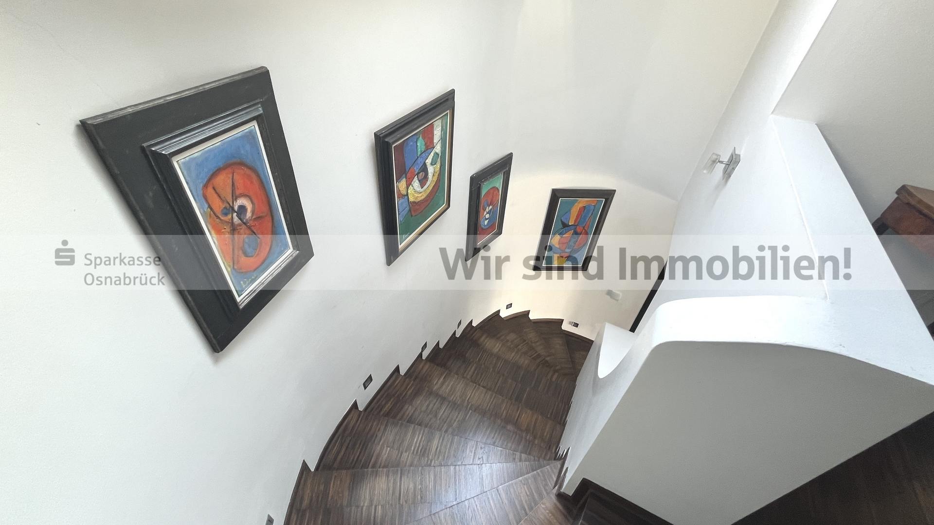 Treppe ins Obergeschoss