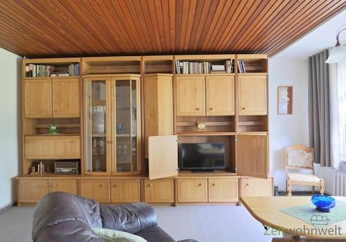 TV versteckt in der Schrankwand