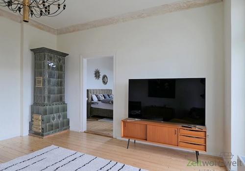 XXL-TV und Kaminofen