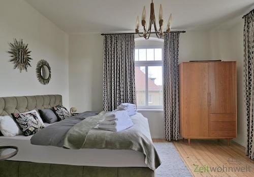 Blick ins Schlafzimmer