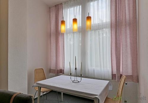 Esstisch im Wohnzimmererker