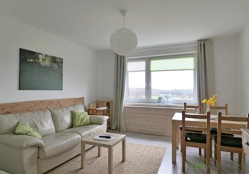 Blick ins Wohnzimmer