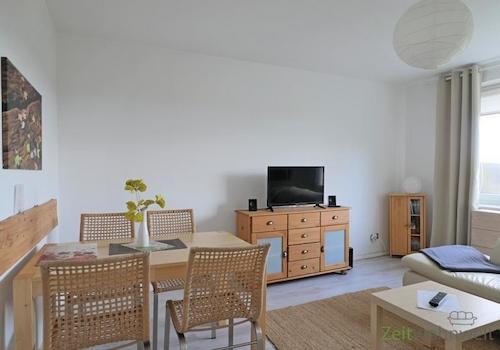 Esstisch im Wohnzimmer