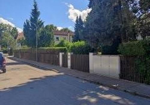 35m Straßenfront ruhige Lage