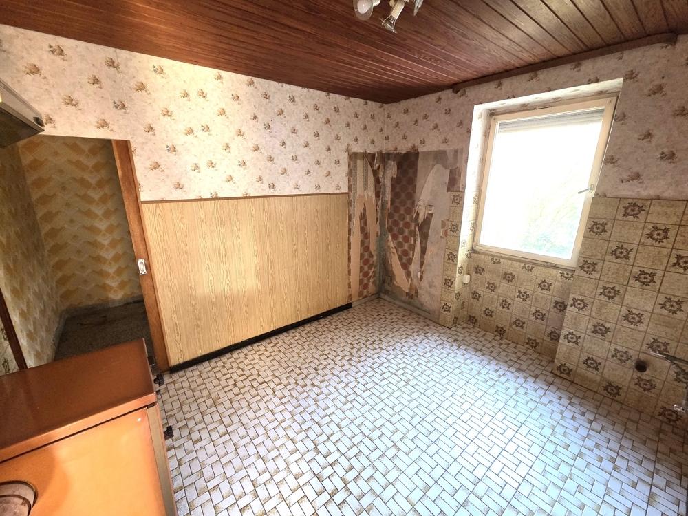 mit Speise-/ Vorratszimmer