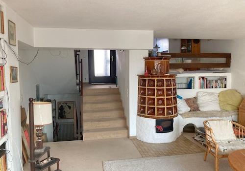 Wohnzimmer mit Kamin