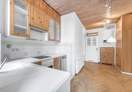 Wohnküche mit Einbauten und Gastherme