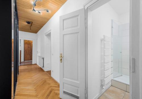 Flur Blick von der Eingangstüre