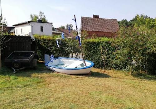 vordere Ansicht vom Grundstück