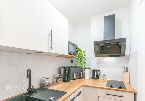 Küche inkl. Spülmaschine und Geräten