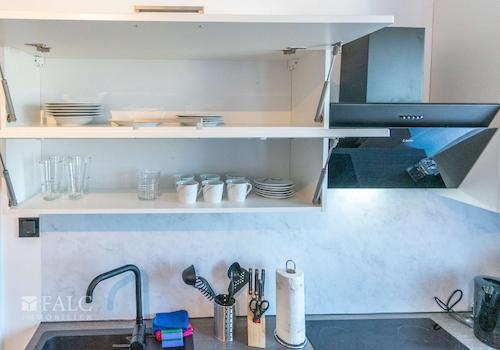 Gläser & Geschirr inkl.