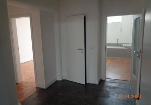 Flur gegenüber Eingang