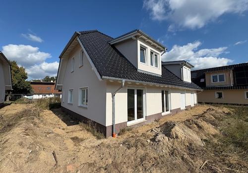 Haus seitlich hinten